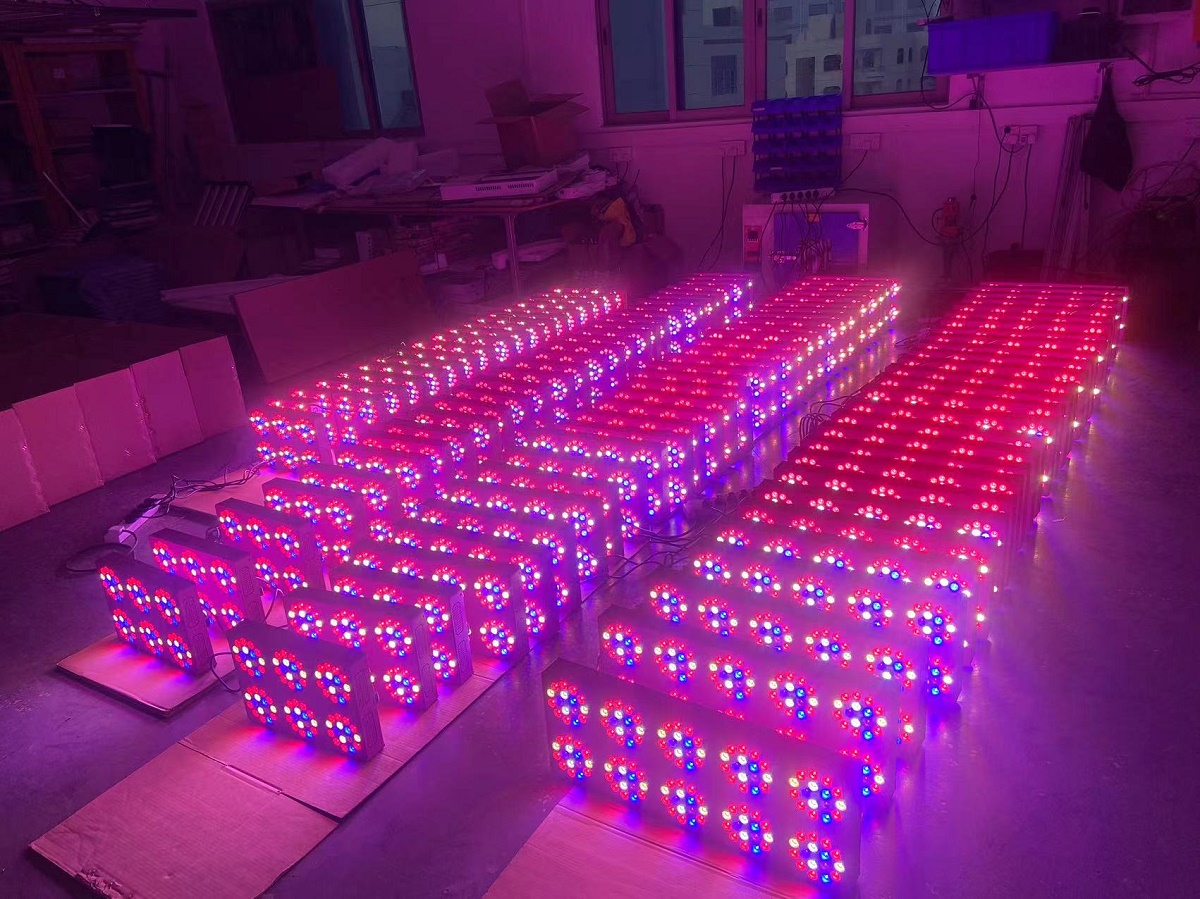 LED Светильник APOLLO 8 NEW Growsvet 384 ВтLED Светильник APOLLO 8 NEW Growsvet 384 Вт